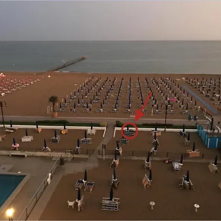 Lägenhet Fronte Mare Con Piscina